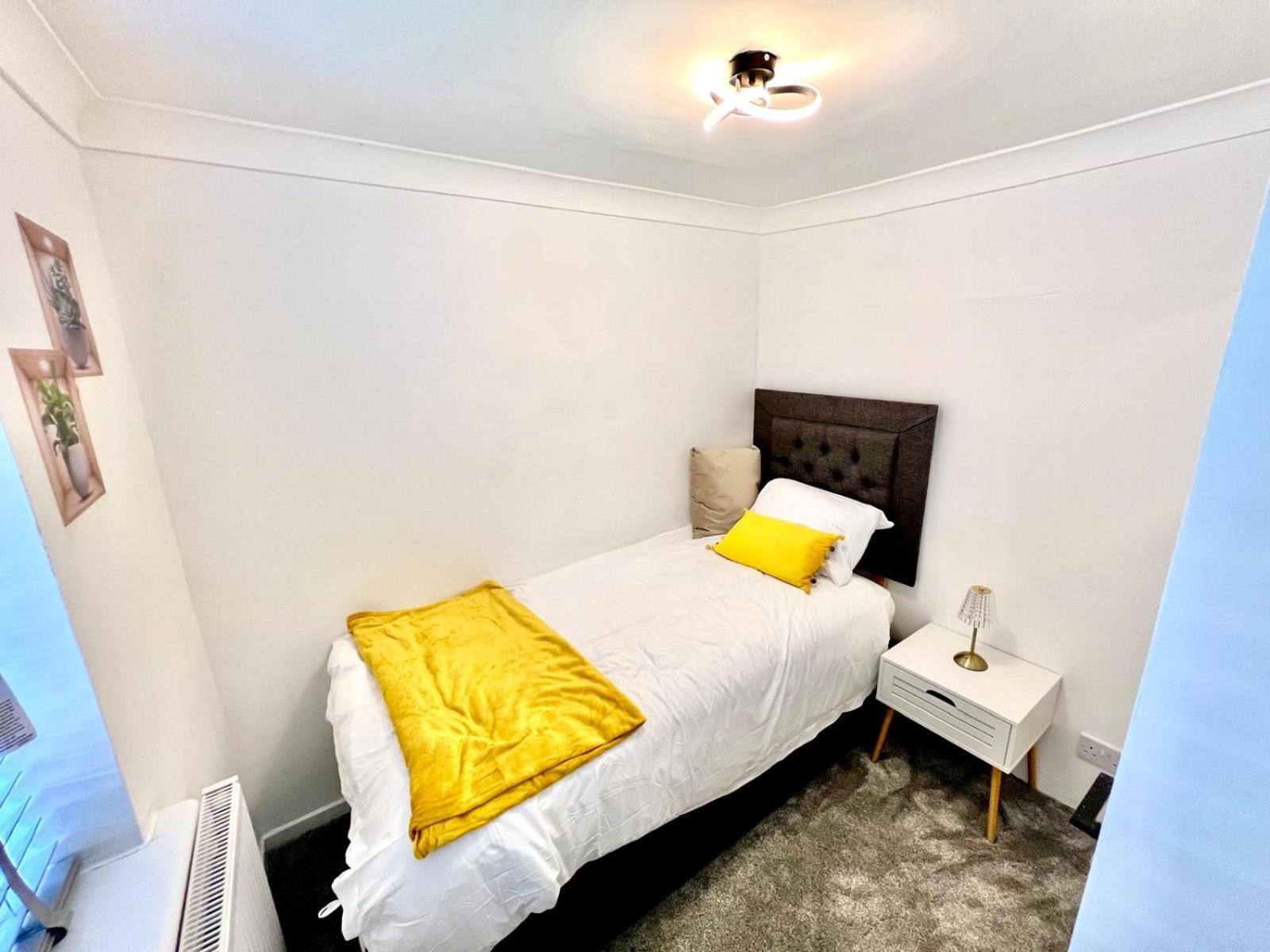 Home Away From Home Bury  Bagian luar foto