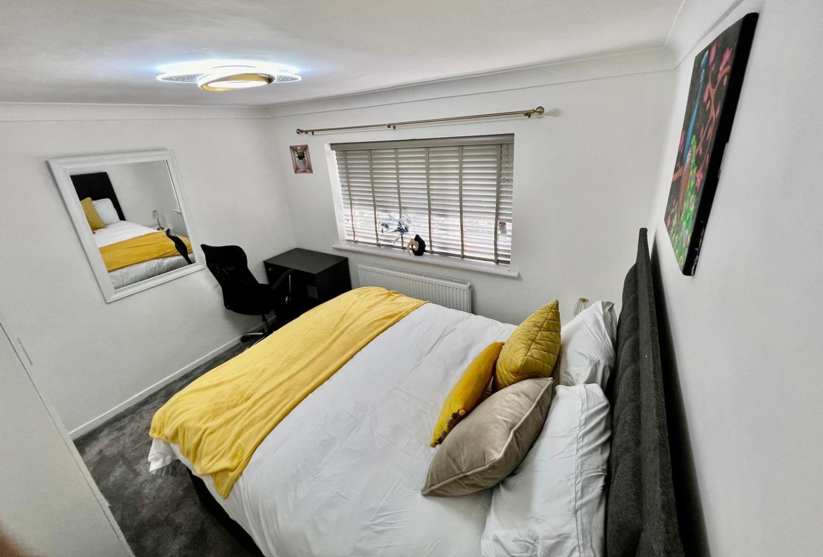 Home Away From Home Bury  Bagian luar foto